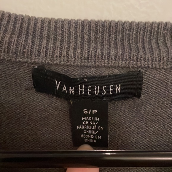 Gray sweater vest - Picture 3 of 4